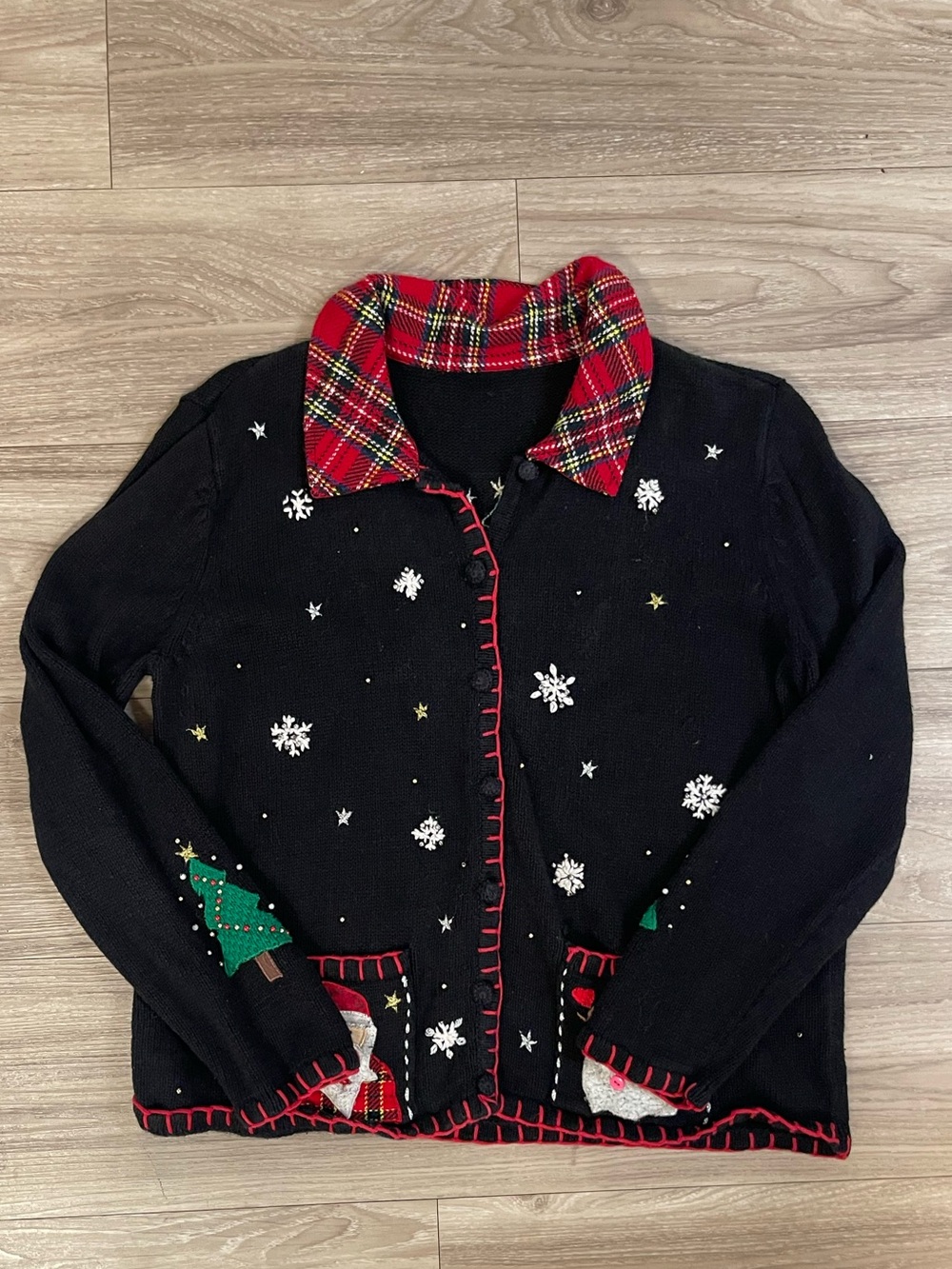 Vintage Black Holiday Plaid-Collar Knit Sweater with Tree & Snowflake Embroidery